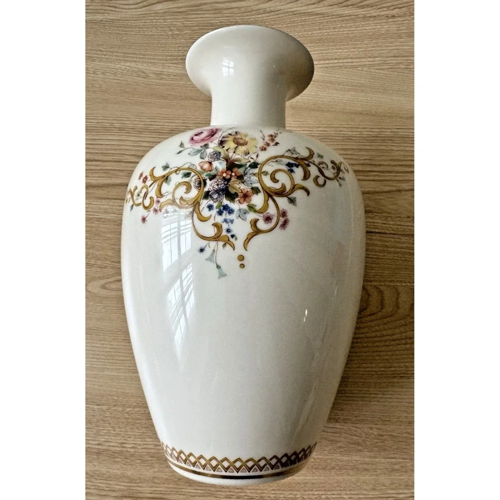 Vintage Lenox Queen's Garden 9.5